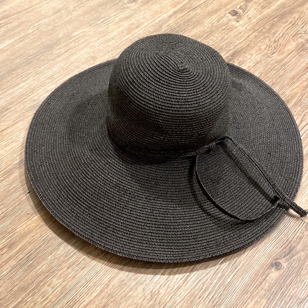 Black large sun hat